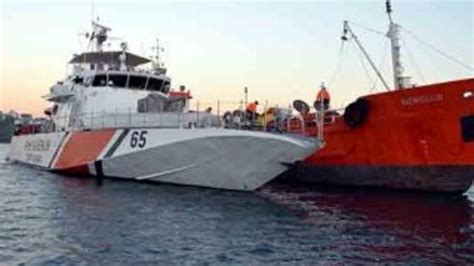 A­k­d­e­n­i­z­­d­e­ ­1­0­0­ ­g­ö­ç­m­e­n­i­ ­t­a­ş­ı­y­a­n­ ­t­e­k­n­e­ ­b­a­t­t­ı­